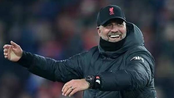 判决书：原天津泰达球员白某峰因受贿判有期徒刑一年，缓刑一年