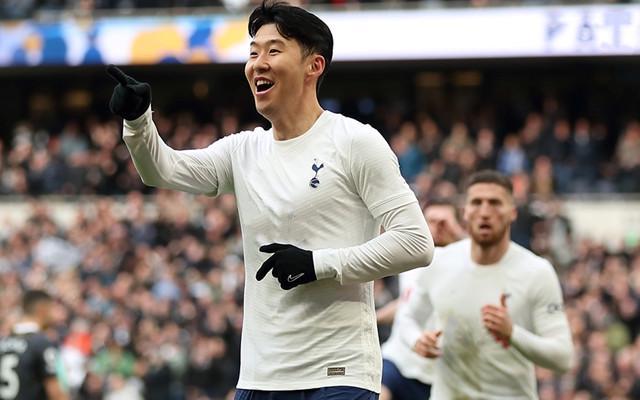 南通发布：苏超南通队载誉而归，3000多名球迷迎接城市英雄