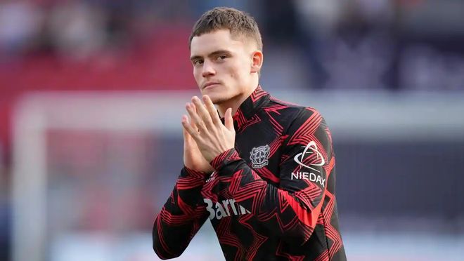 名记：字母哥与队友召开会议，呼吁全队无视外界杂音